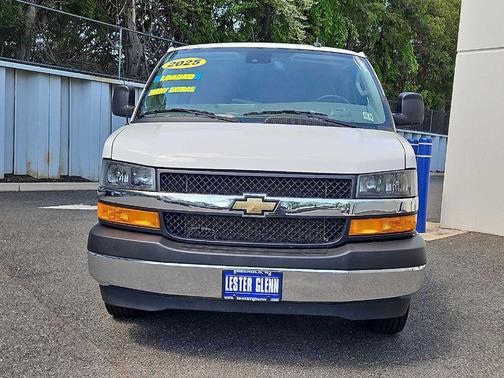 Summit White 2025 Chevrolet Express 3500 LT