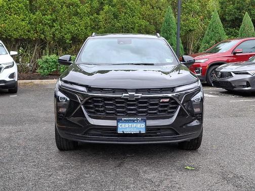 Mosaic Black Metallic 2025 Chevrolet Trax 2RS