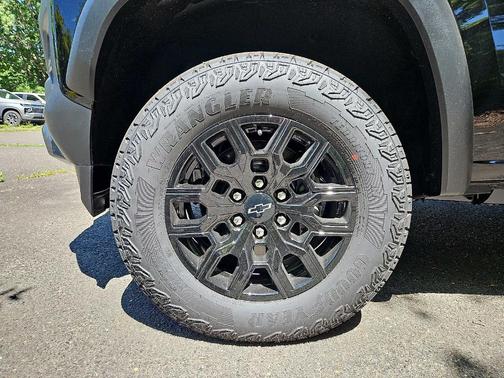 Black 2026 Chevrolet Colorado Trail Boss