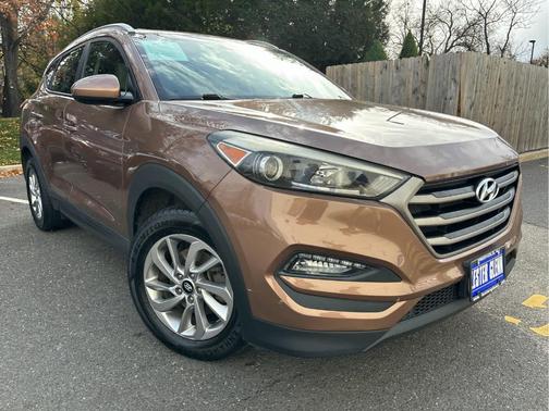 2016 Hyundai TUCSON SE