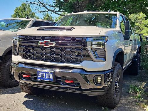 White Sand 2026 Chevrolet Silverado 2500 ZR2