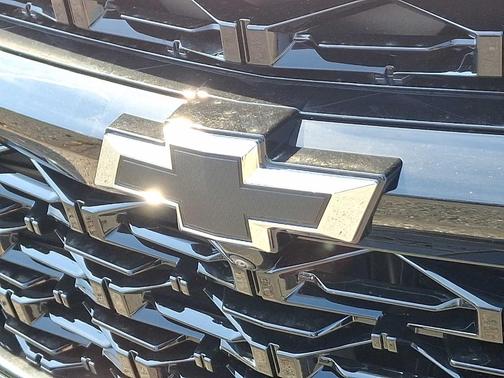 Polar White 2026 Chevrolet Traverse RS