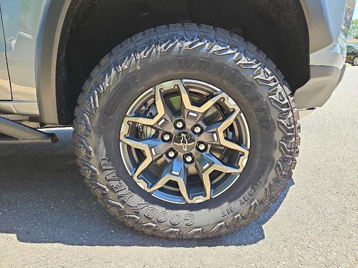 Sterling Gray Metallic 2026 Chevrolet Colorado ZR2