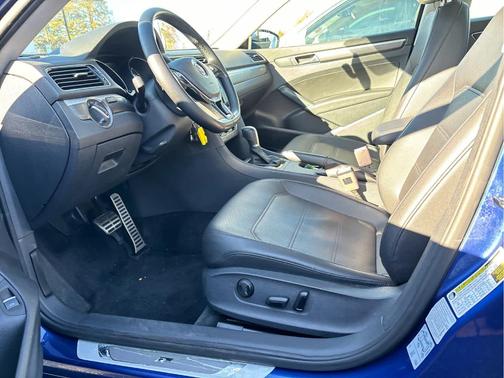 2017 Volkswagen Passat 1.8T R-Line