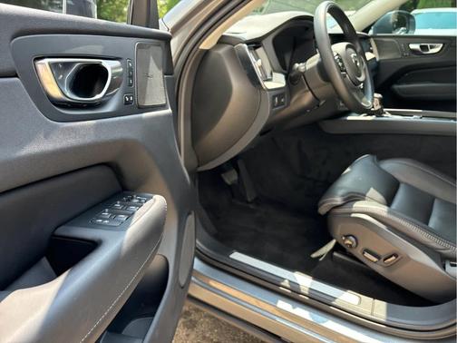 2021 Volvo XC60 T5 Inscription