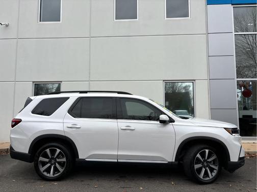 2023 Honda Pilot Elite