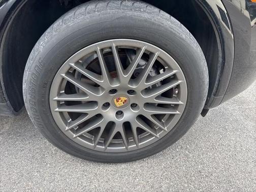 2017 Porsche Cayenne Base