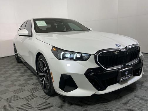 2025 BMW 550e xDrive