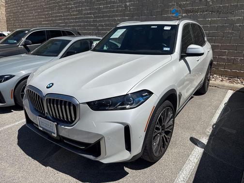 Mineral White Metallic 2024 BMW X5 xDrive40i