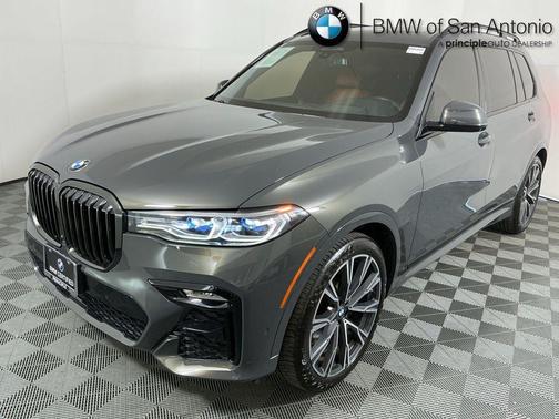 2022 BMW X7 M50i