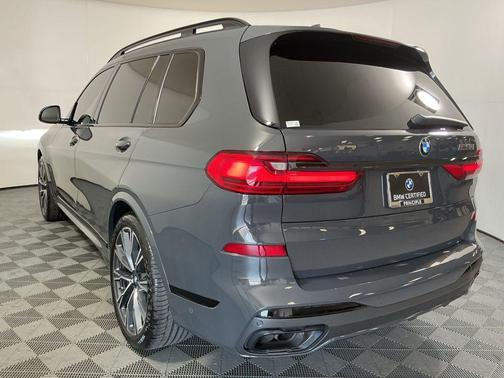 2022 BMW X7 M50i