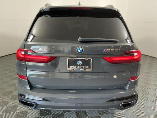 2022 BMW X7 M50i