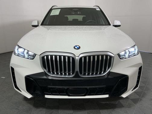 Alpine White 2025 BMW X5 PHEV xDrive50e