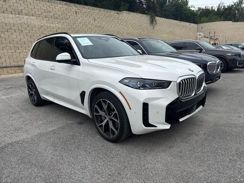 Alpine White 2025 BMW X5 PHEV xDrive50e