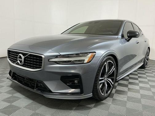 2020 Volvo S60 T5 R-Design