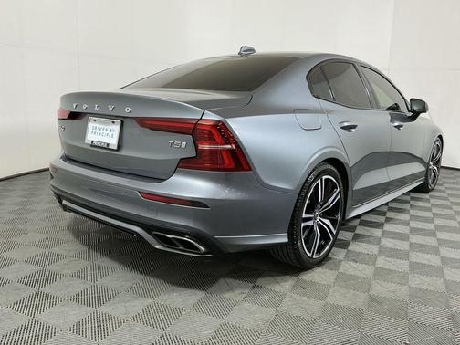 2020 Volvo S60 T5 R-Design