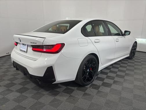 2025 BMW 330 i xDrive