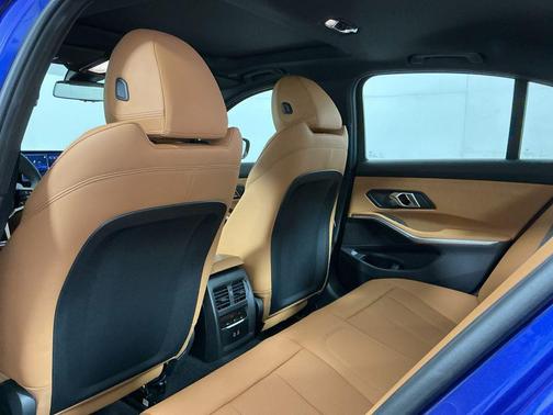 Portimao Blue Metallic 2026 BMW 330 330i