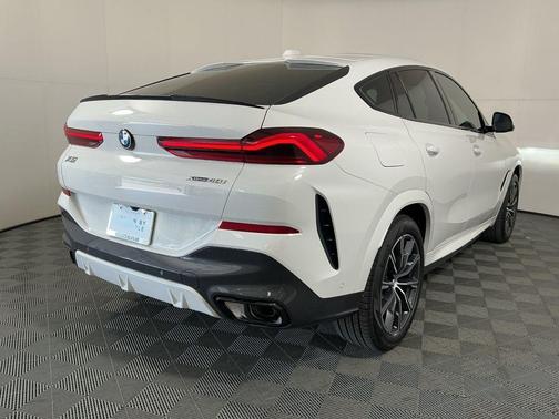 Alpine White 2026 BMW X6 xDrive40i