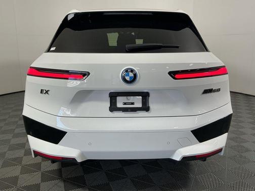 2025 BMW iX M60
