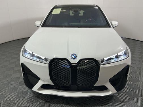 2025 BMW iX M60