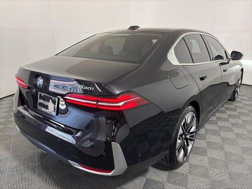 2024 BMW 530 i