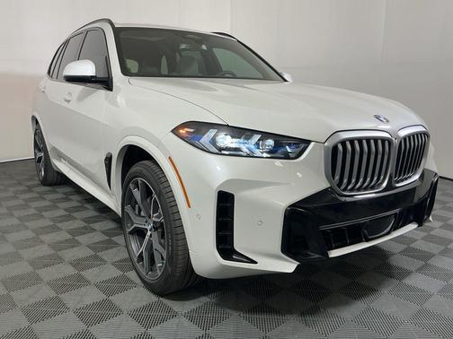 Mineral White Metallic 2026 BMW X5 sDrive40i