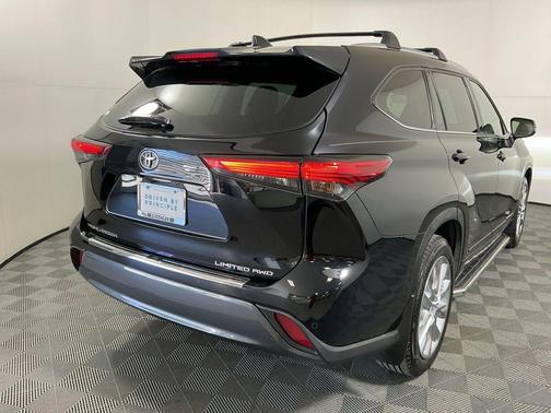 2022 Toyota Highlander Limited