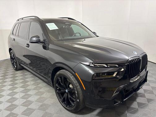 Black Sapphire Metallic 2024 BMW X7 xDrive40i