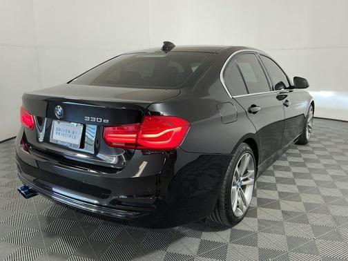 2017 BMW 330e iPerformance