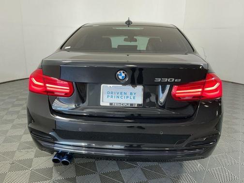 2017 BMW 330e iPerformance