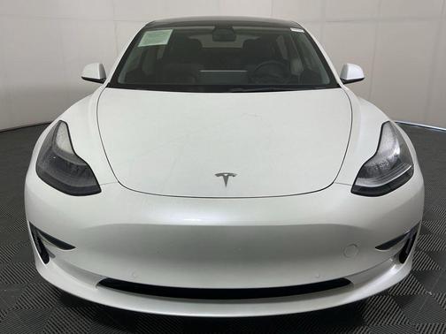 2022 Tesla Model 3 Standard Range