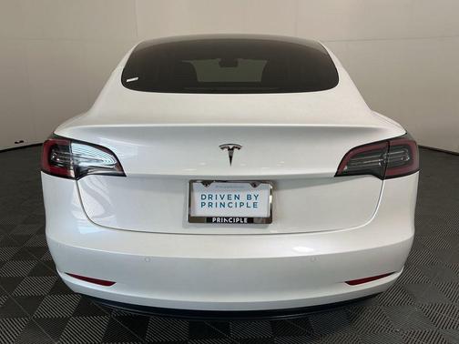 2022 Tesla Model 3 Standard Range