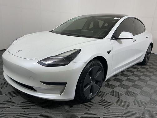 2022 Tesla Model 3 Standard Range