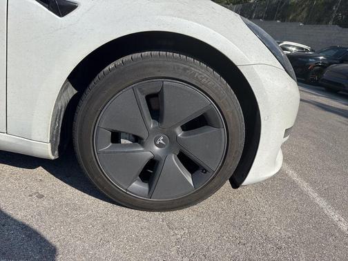2022 Tesla Model 3 Standard Range
