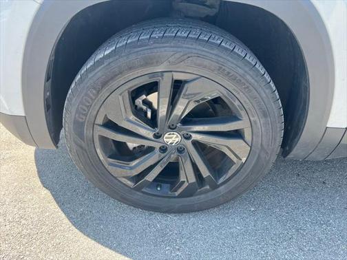 2022 Volkswagen Atlas 3.6L SE w/Technology