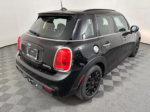 Photo 5 of 15 of 2018 MINI Hardtop Cooper S