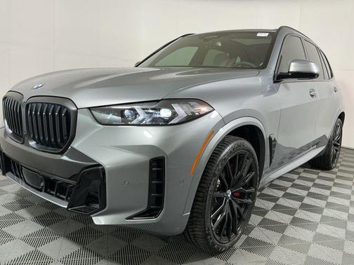 Skyscraper Grey Metallic 2026 BMW X5 xDrive40i