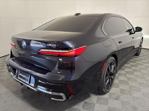 2024 BMW i7 M70
