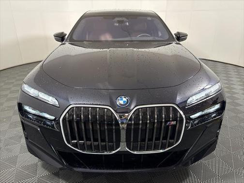 2024 BMW i7 M70