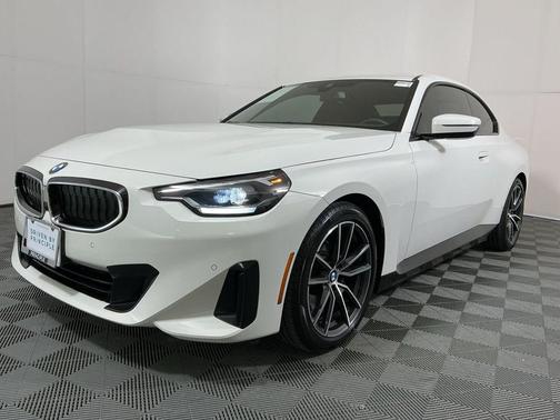 2023 BMW 230 i
