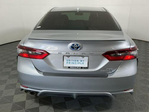 2024 Toyota Camry Hybrid SE