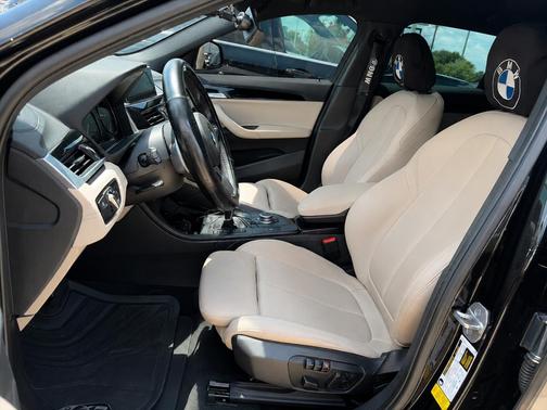 Black Sapphire Metallic 2022 BMW X2 sDrive28i