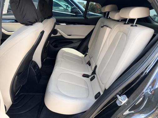 Black Sapphire Metallic 2022 BMW X2 sDrive28i