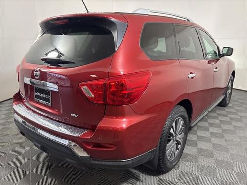 2017 Nissan Pathfinder SV