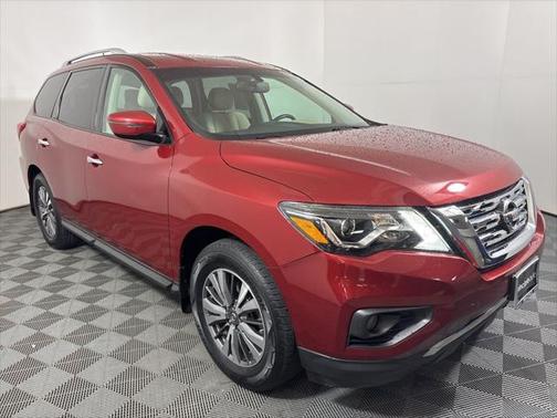 2017 Nissan Pathfinder SV