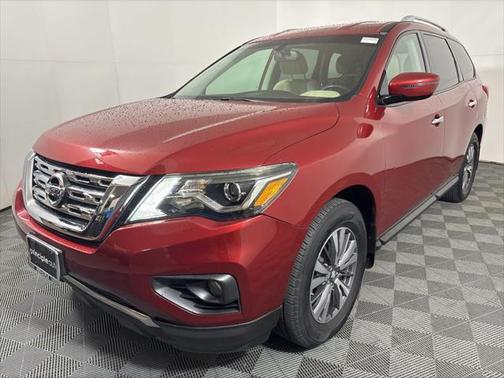 2017 Nissan Pathfinder SV