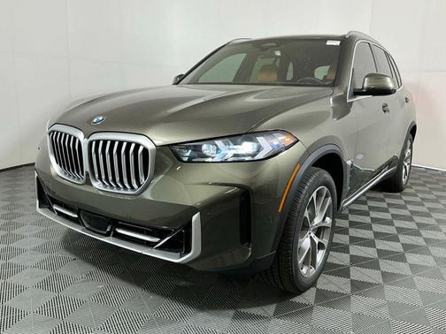 Manhattan Green Metallic 2026 BMW X5 sDrive40i
