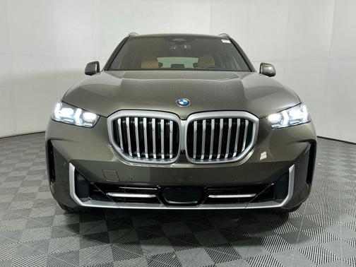 Manhattan Green Metallic 2026 BMW X5 sDrive40i