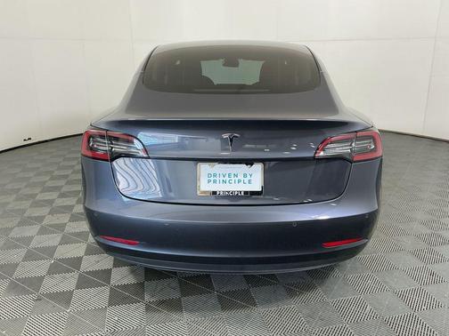2022 Tesla Model 3 Standard Range